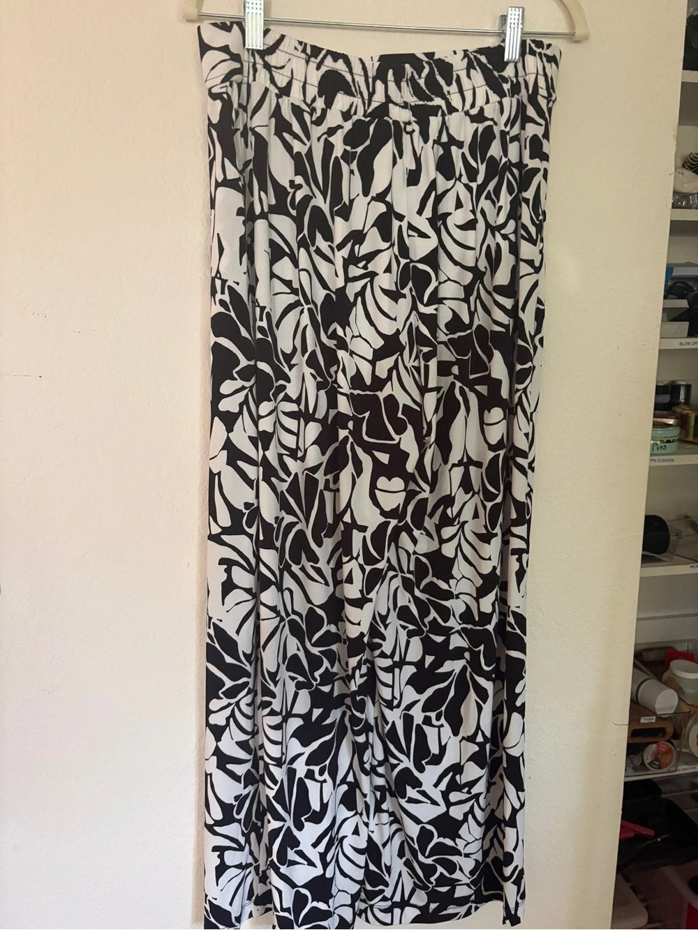 Three Dot Flowy Wide Leg Black and white Pants Small Like New
